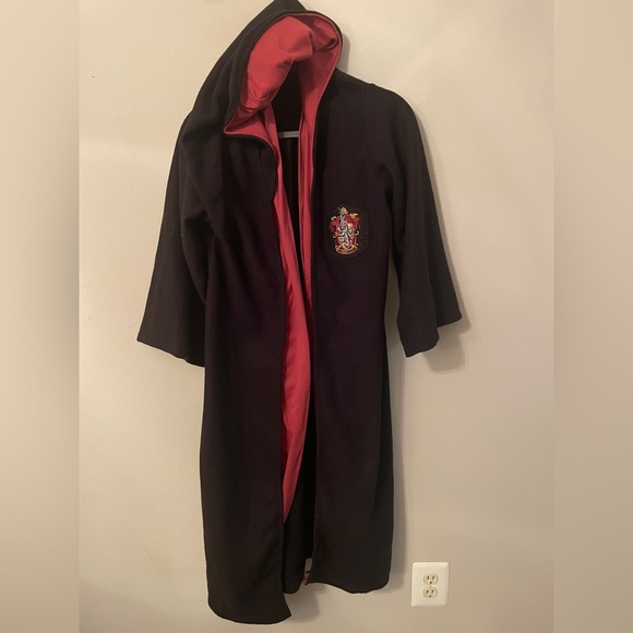 Harry Potter Gryffindor robe with Hogwarts Playing Cards and keychain bundle - Picture 2 of 6